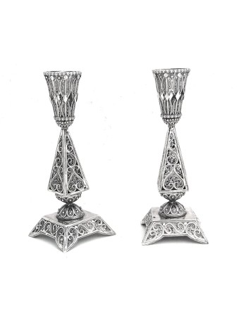 Chandeliers juifs en argent avec design en filigrane, canette en argent sterling