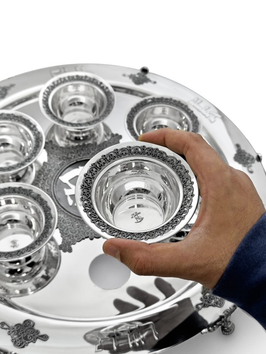 Grande plaque de Pâque en filigrane d’argent pur faite à la main avec cadeaux de Pâque,