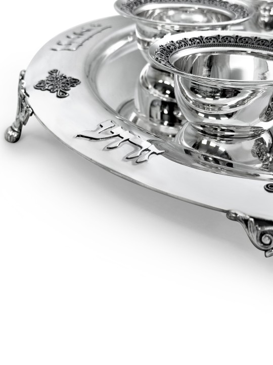 Grande plaque de Pâque en filigrane d’argent pur faite à la main avec cadeaux de Pâque,