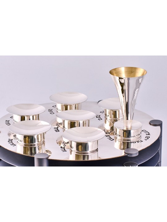 Grande plaque de Pâque moderne extraordinaire avec Thr, Aluminium Seder Pl
