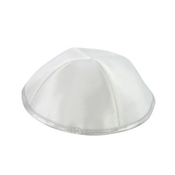 Kippa en satin blanc avec bordure argentée | Kippa en satin